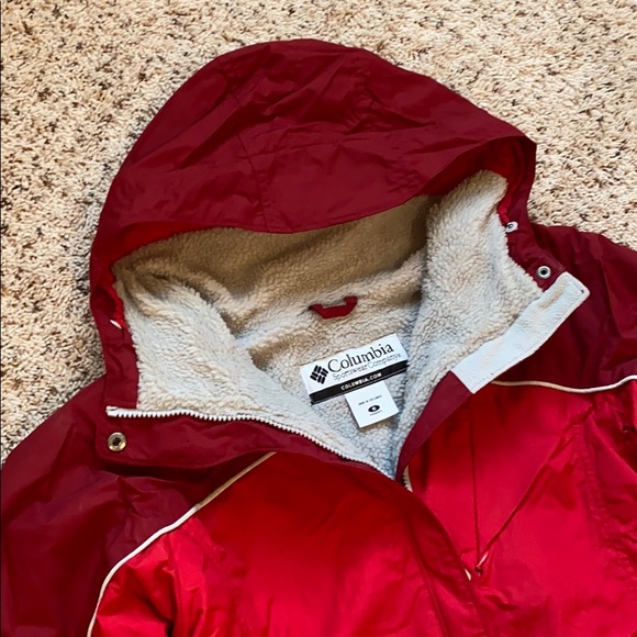 Columbia brand ski/snow coat in red - Picture 3 of 14